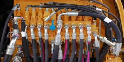 Example of connected hydraulic hoses