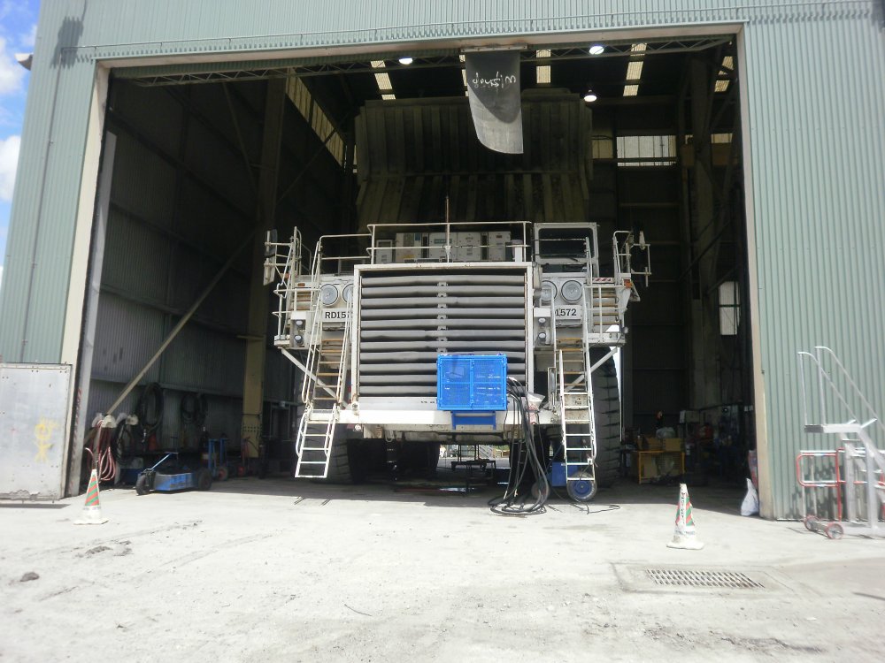 Custom emergency hydraulic power pack for haul-truck recovery operations